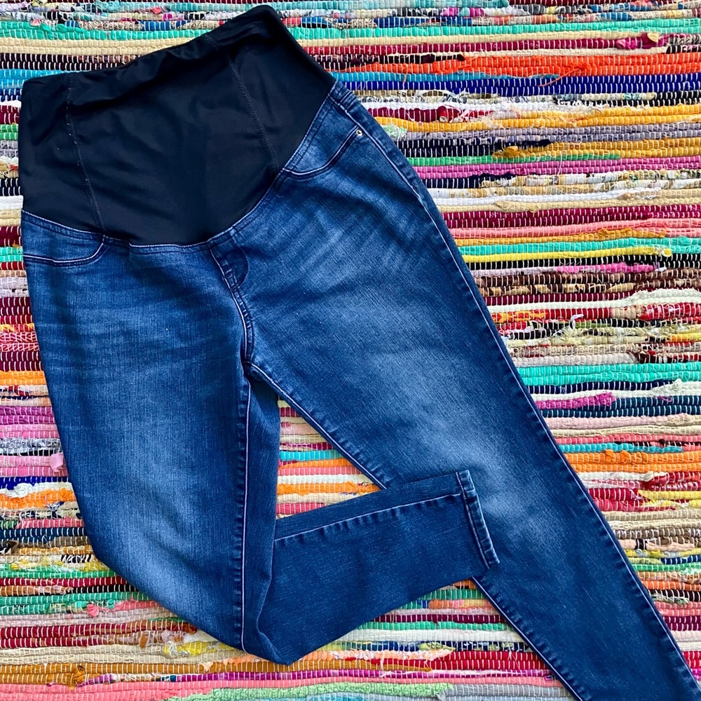 Isabel Maternity ~ Medium wash jeggings